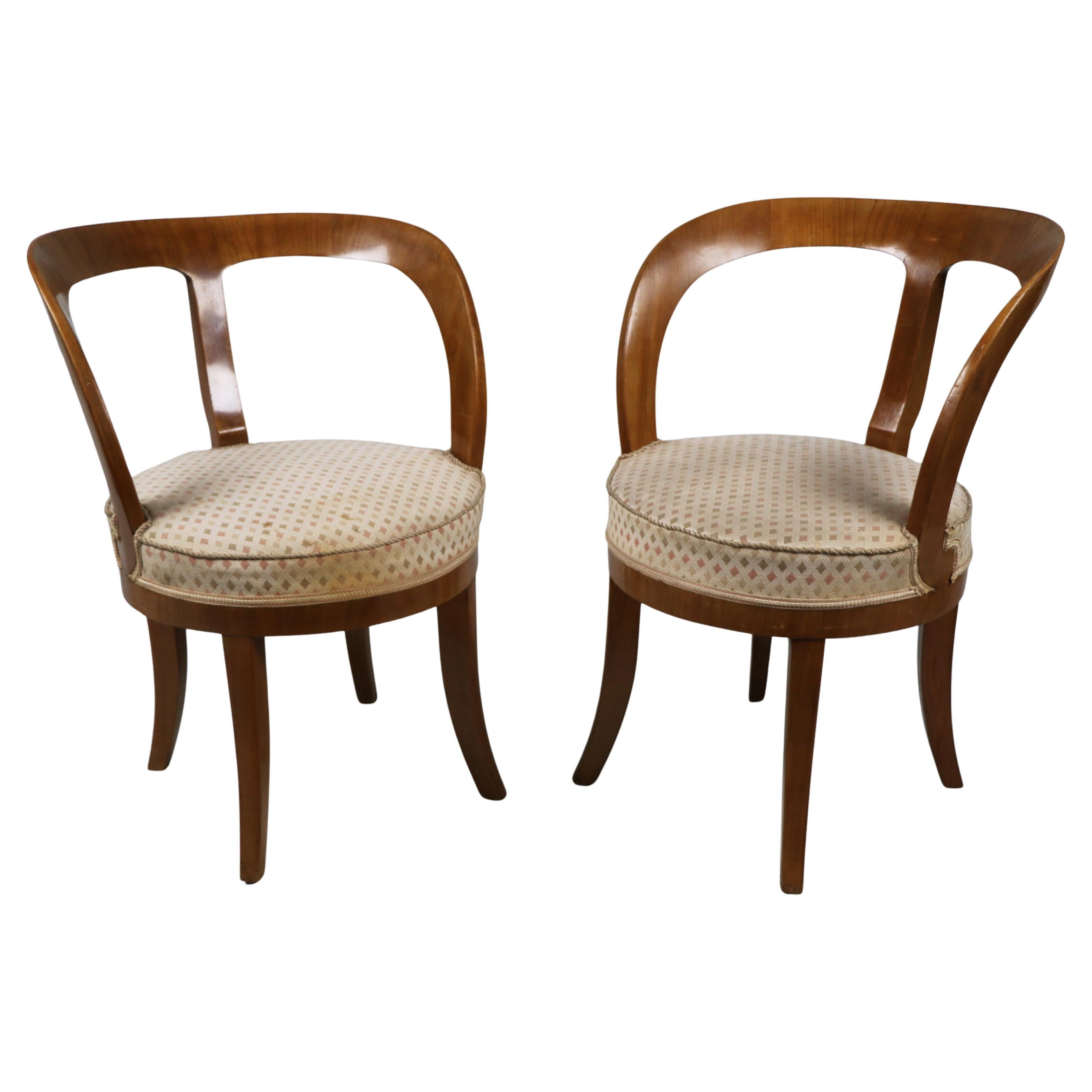 Coppia di sedie Biedermeier in ciliegio del XIX secolo. Vienna, 1825 circa.