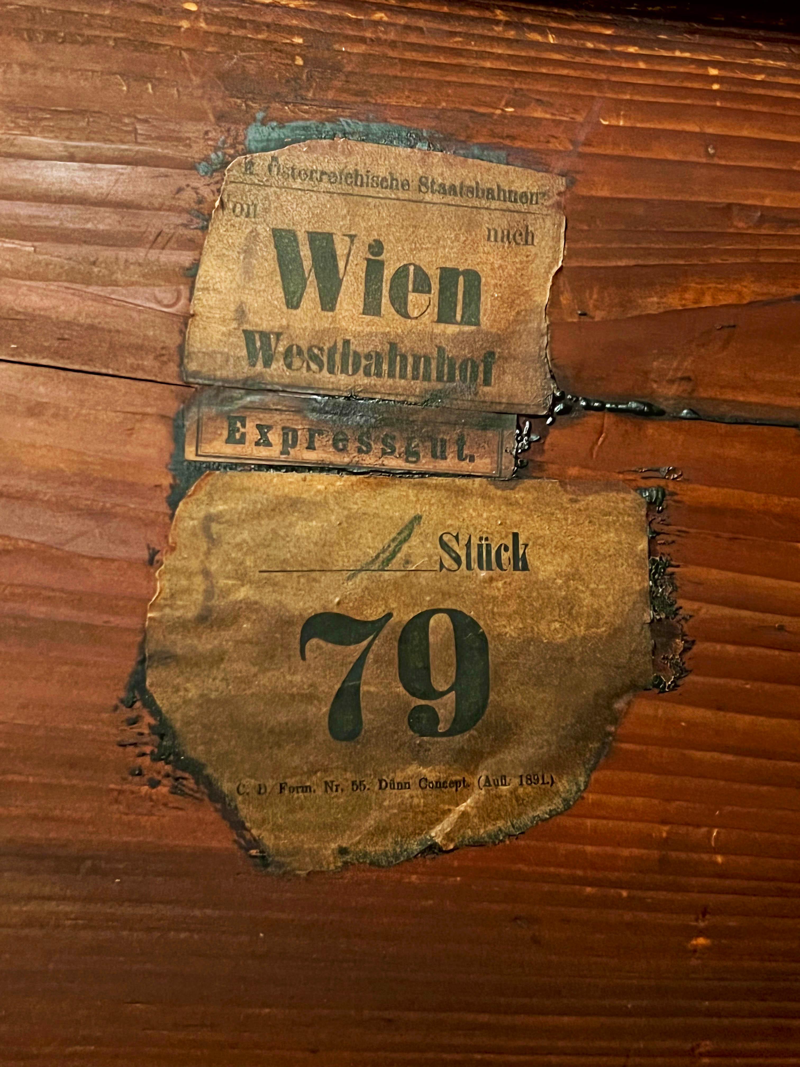 Feine Biedermeier-Truhe, 19. Jahrhundert, groß, um 1825. im Angebot 7