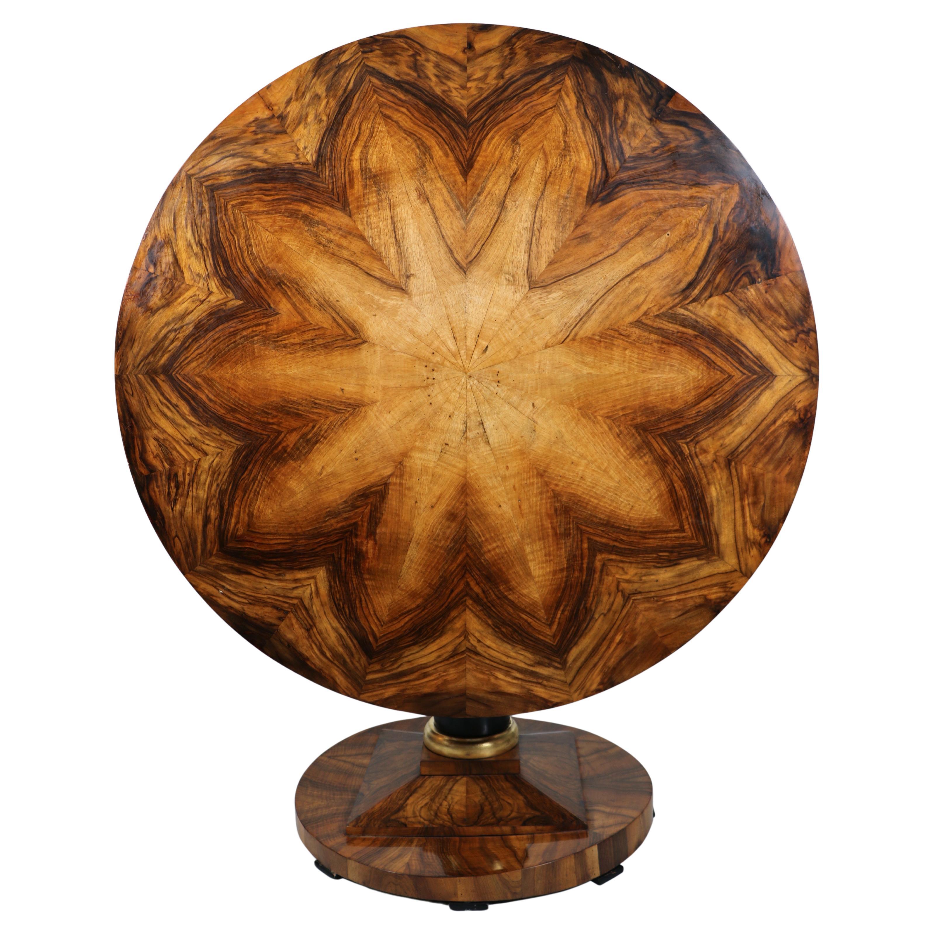 19th Century Fine Biedermeier Large Walnut Table. Vienna, c. 1820-25.