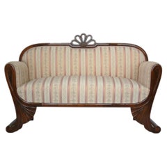 Excepcional Sofá Biedermeier de Nogal del Siglo XIX. Viena, hacia 1825.