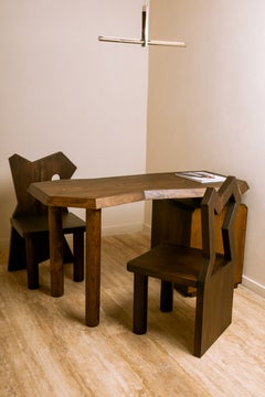 Chaise sculpturale contemporaine en bois – « Totem Chair II » de Marcela Cure