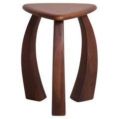 curved arched 3 leg side table in solid walnut wood, Arc de Stool'52 handmade