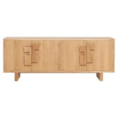 Douro – Sideboard aus massiver Eiche mit handgeschnitzten, skulpturalen Griffen