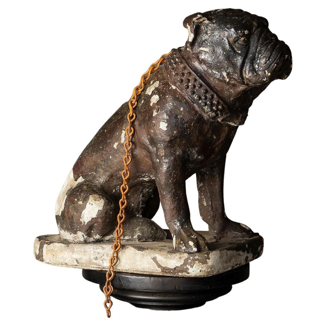 Britannique Vintage Reconstituted Stone English Bulldog Garden Statue Figure c. 1920s en vente