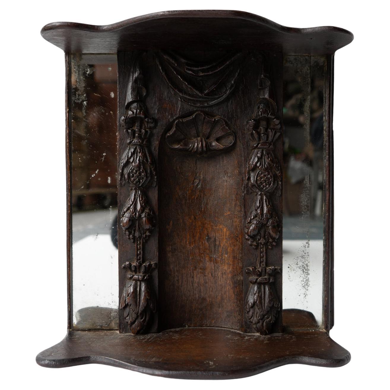 Antike frühe geschnitzte Eichenholz-Paneel-Niche, Wandregal mit Spiegeln, 17. Jahrhundert im Angebot