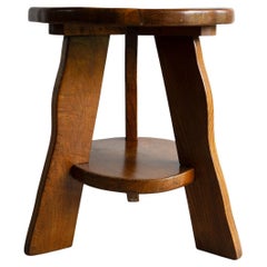 Tavolino in olmo brutalista dalla forma organica vintage con ripiano, anni '50