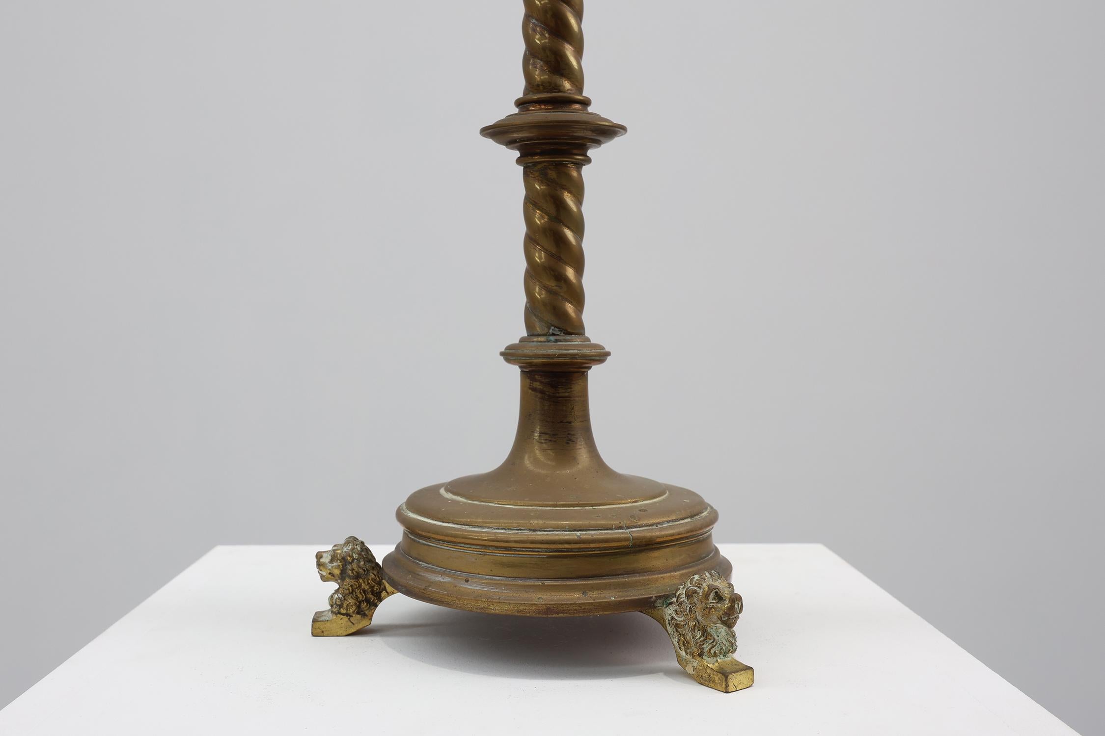 Francese Grande portacandele antico in rame decorato, Francia ca. 1900 in vendita