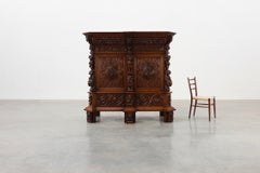 Flemish renaissance "beeldenkast" cabinet in oak wood Antwerp, ca. 1630