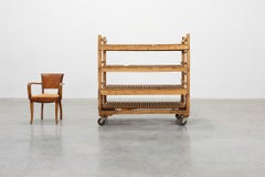 Carrito grande de panadero/estante con ruedas de madera de pino, Francia, hacia 1900