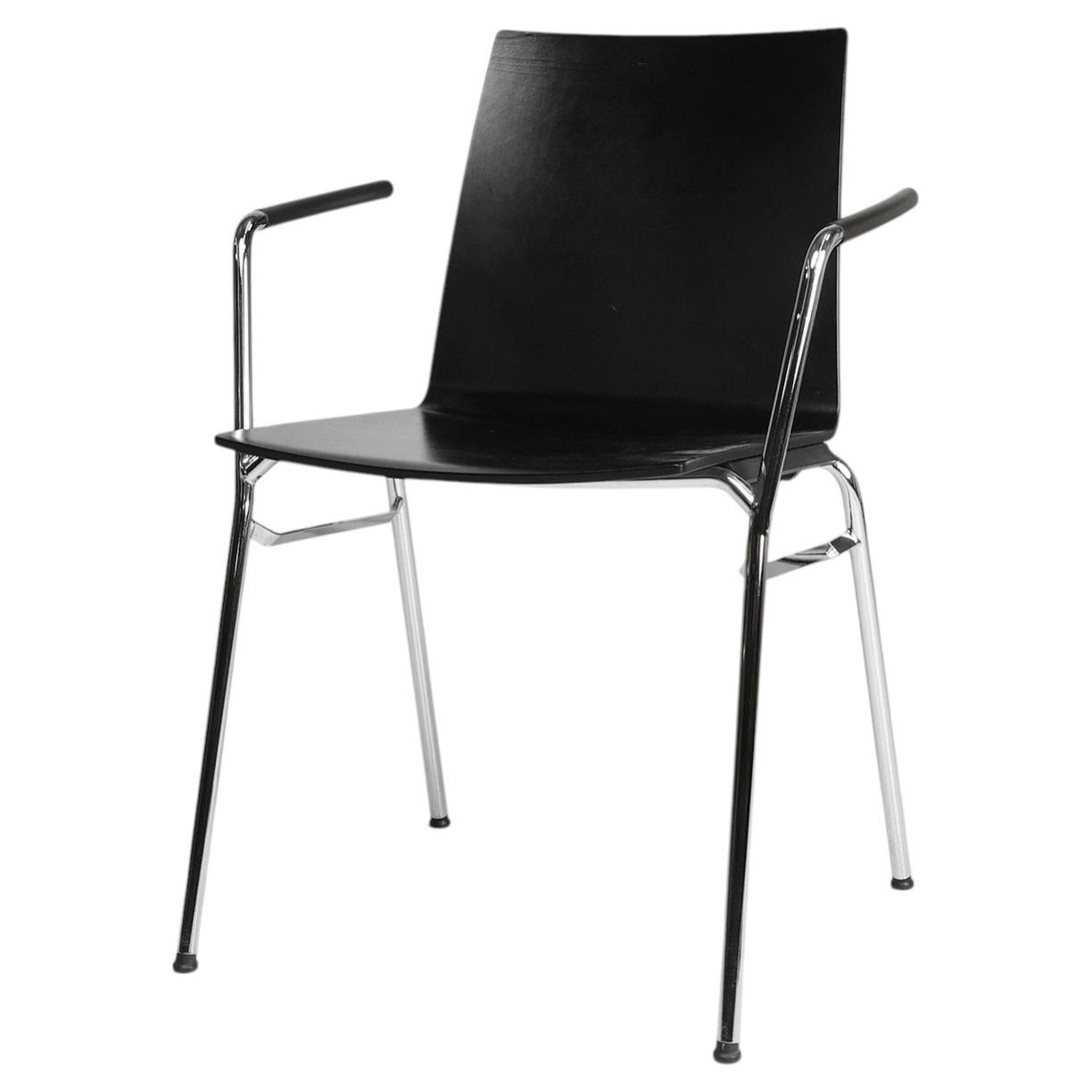 Chaise design noire moderne du milieu du siècle dernier avec accoudoirs, Belgique en vente