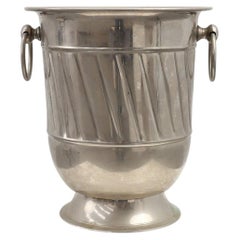 Cubitera de metal de estilo art déco con asas en forma de anillo, Francia, década de 1920