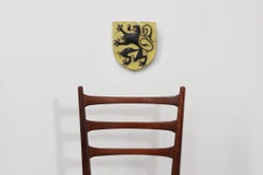 Placa de pared con el león flamenco, obra de Vandeweghe para Amphora, Bélgica, hacia 1950