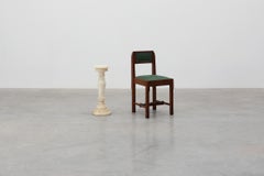 Italienische, gedrechselte Alabaster-Säule mit geschnitztem Blattkapitell, um 1900