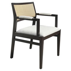 Silla Duistt Basic 1.1, tapizada Guell Lamadrid, patas de madera de fresno oscurecido