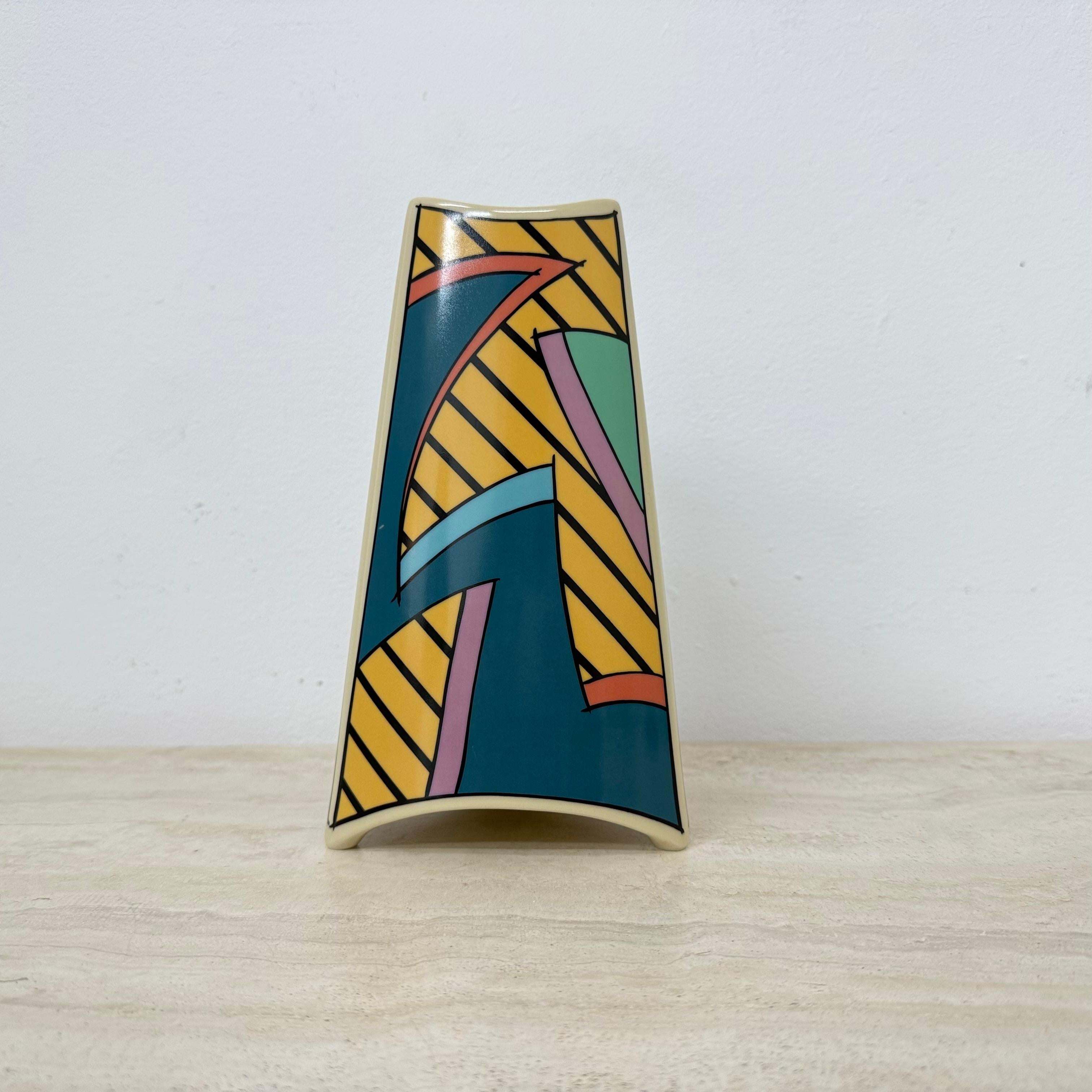 Rosenthal studio linie flash one vase ceramic , 1980s Memphis In Good Condition For Sale In Delft, NL