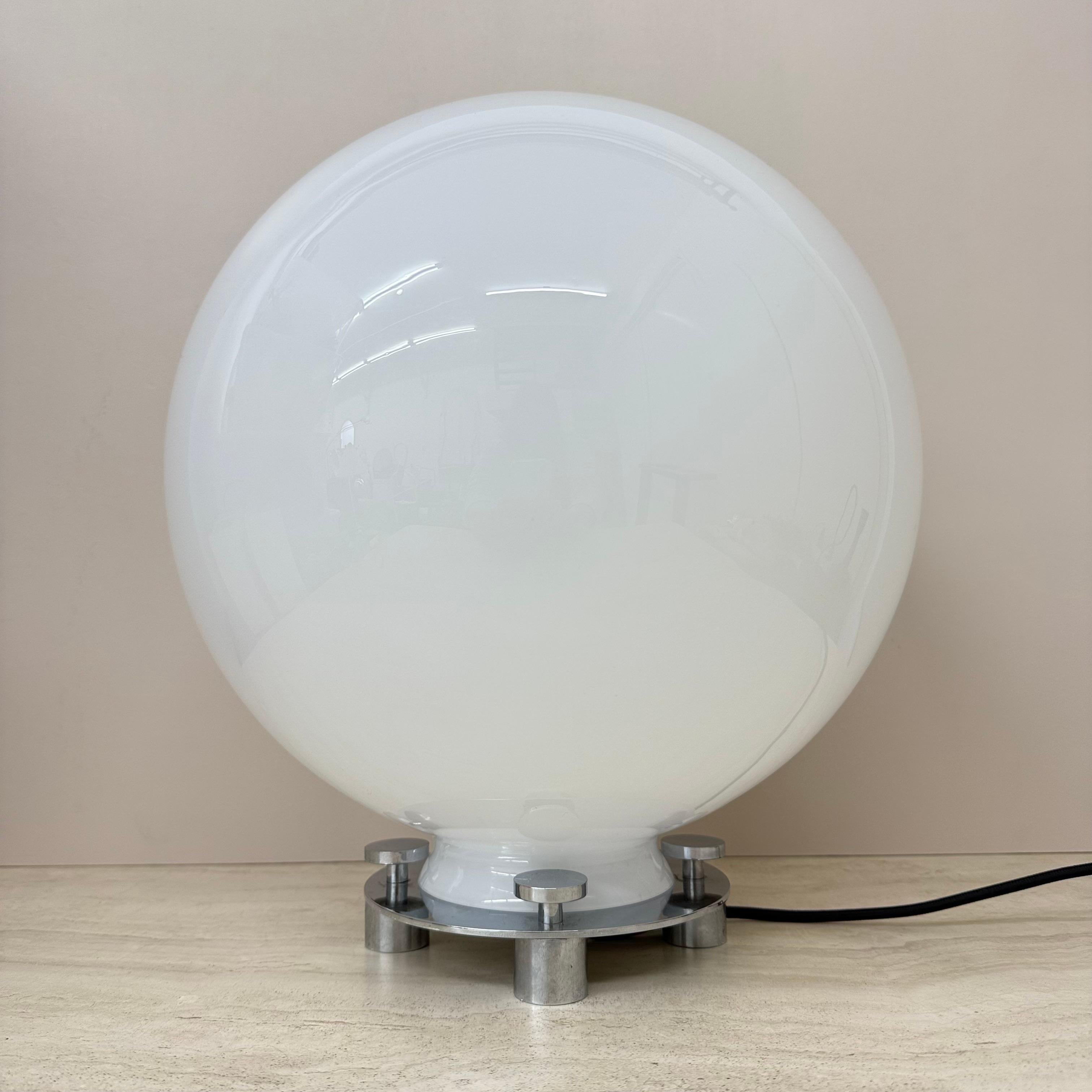 Lampe de table 752 en verre et chrome attribuée à Martinelli Luce, Italie, années 1970 en vente 12
