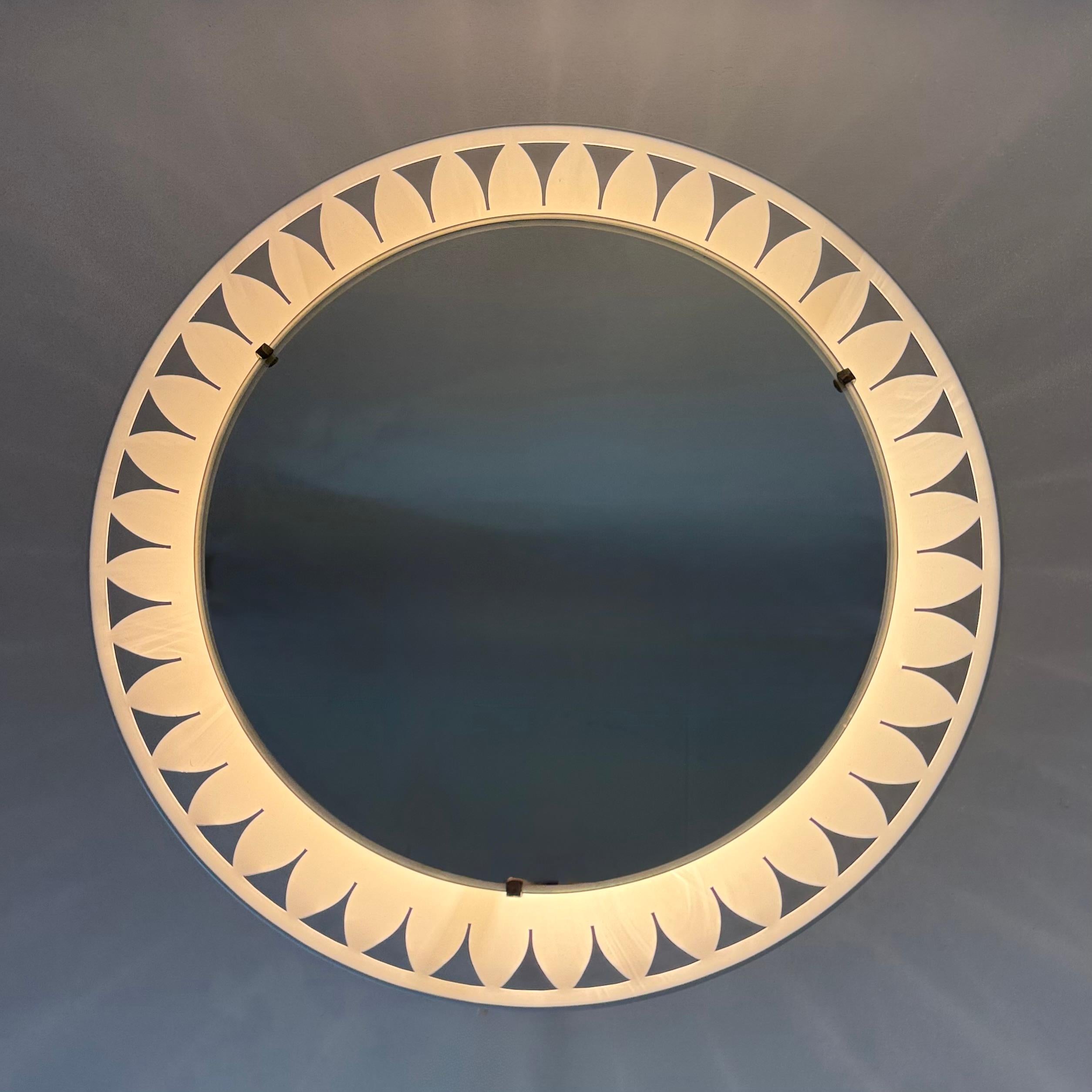 Illuminated mirror by Ernest Igl for Hillebrand , 1970s For Sale 1