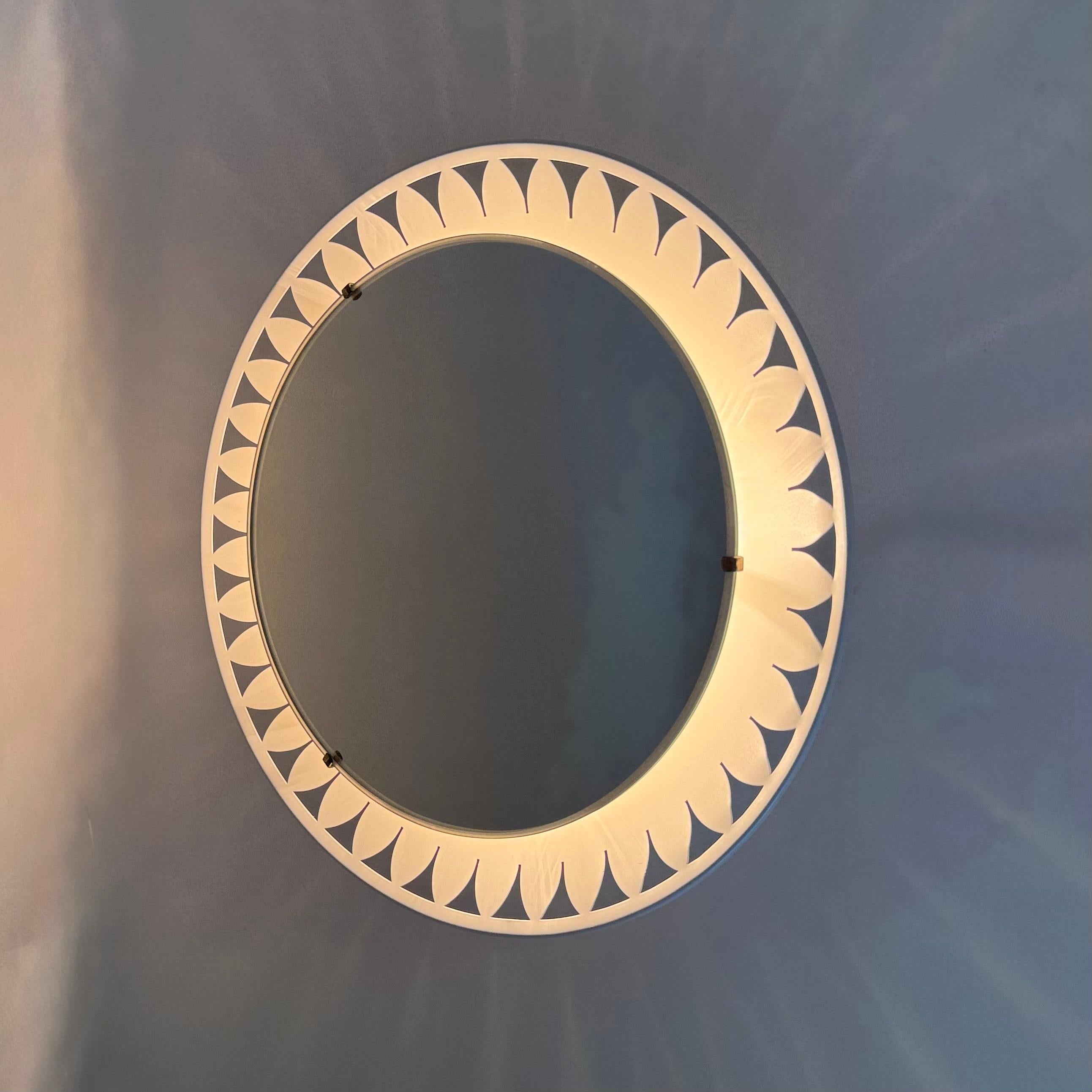 Illuminated mirror by Ernest Igl for Hillebrand , 1970s For Sale 2