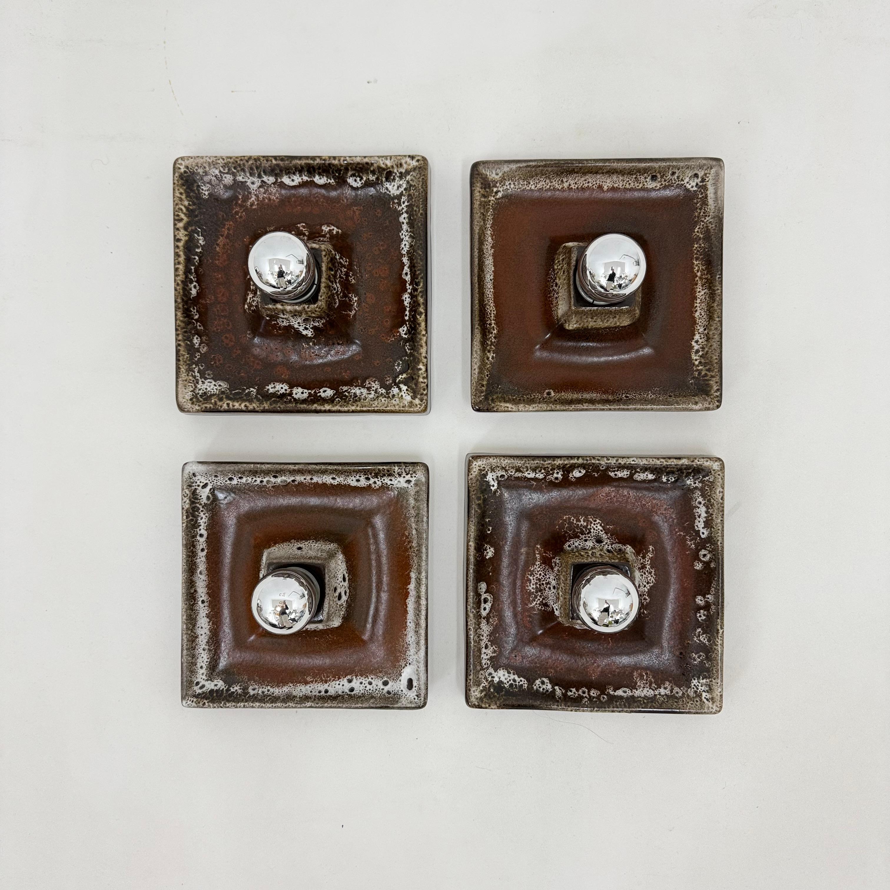 Juego de 4 apliques de cerámica marrón , años 70 Moderno de mediados de siglo en venta