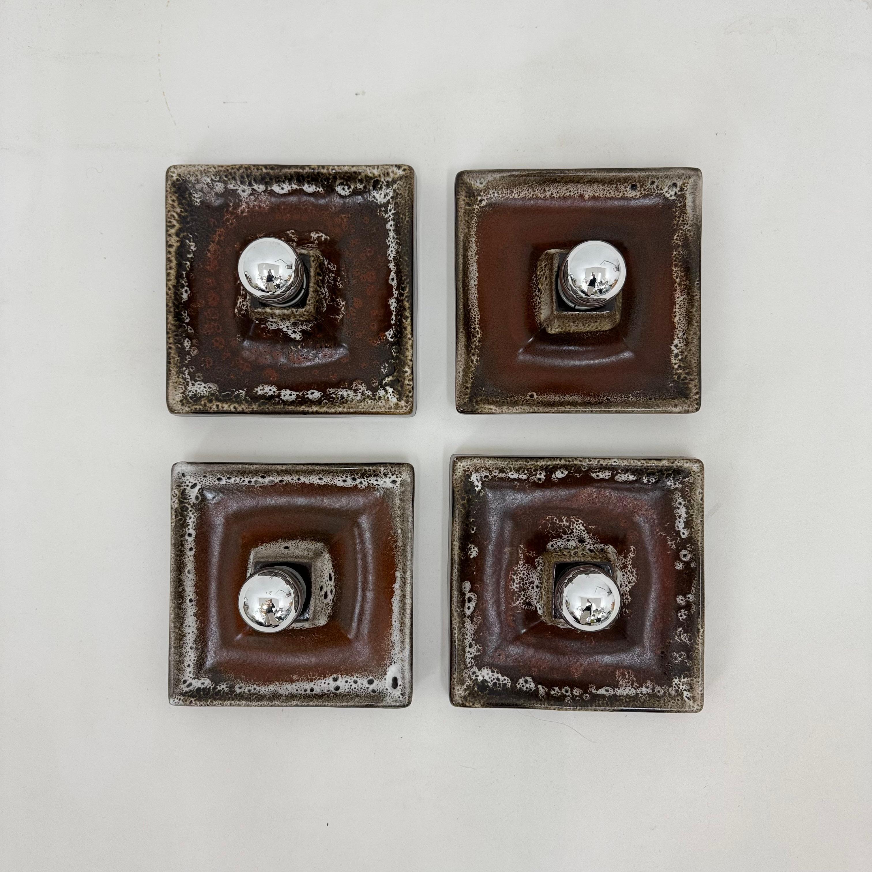 Juego de 4 apliques de cerámica marrón , años 70 Alemán en venta