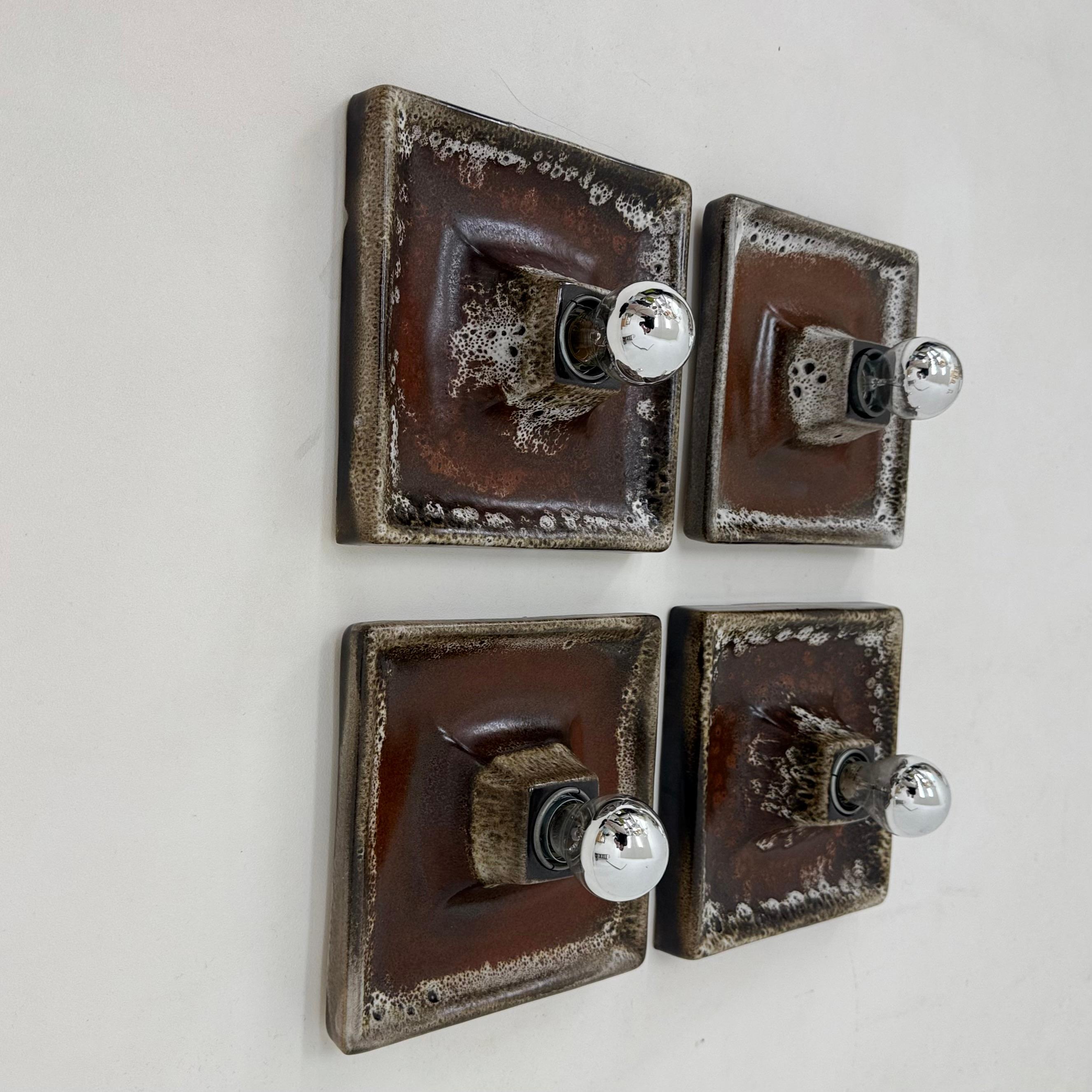 Juego de 4 apliques de cerámica marrón , años 70 en venta 3