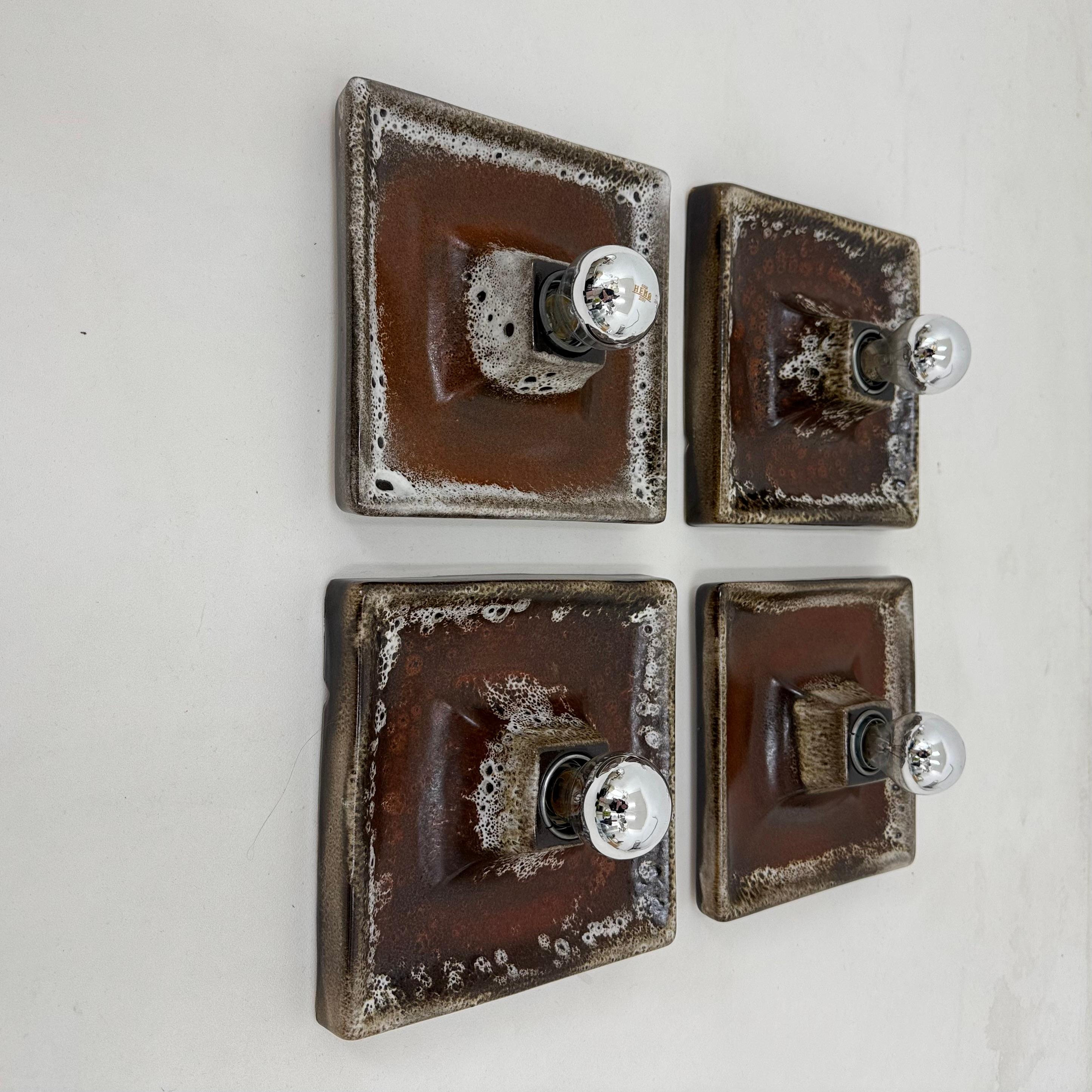 Juego de 4 apliques de cerámica marrón , años 70 en venta 2