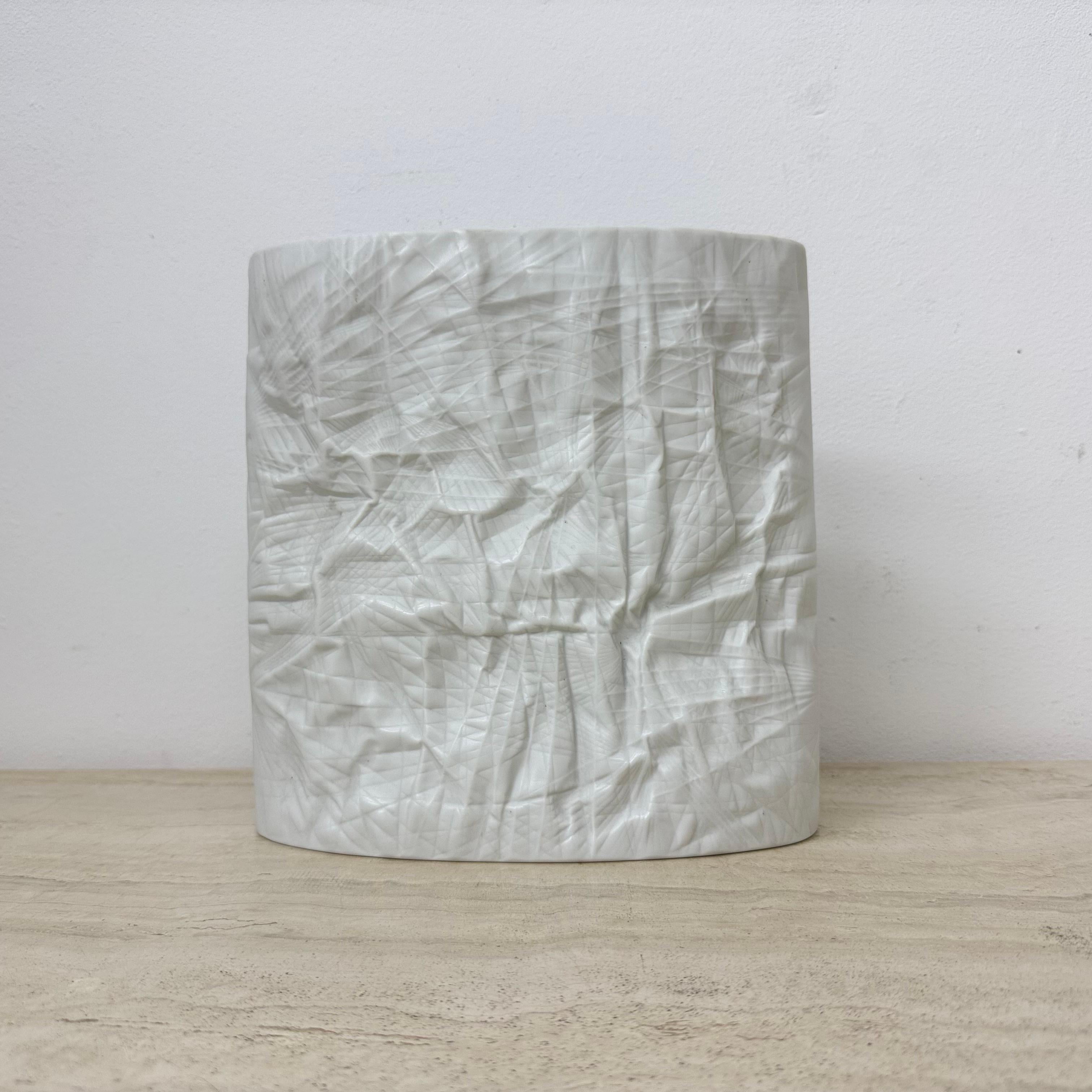 German Martin Freyer Rosenthal Bisque Porcelaine Paper Relief Vase Op Art 1970s For Sale
