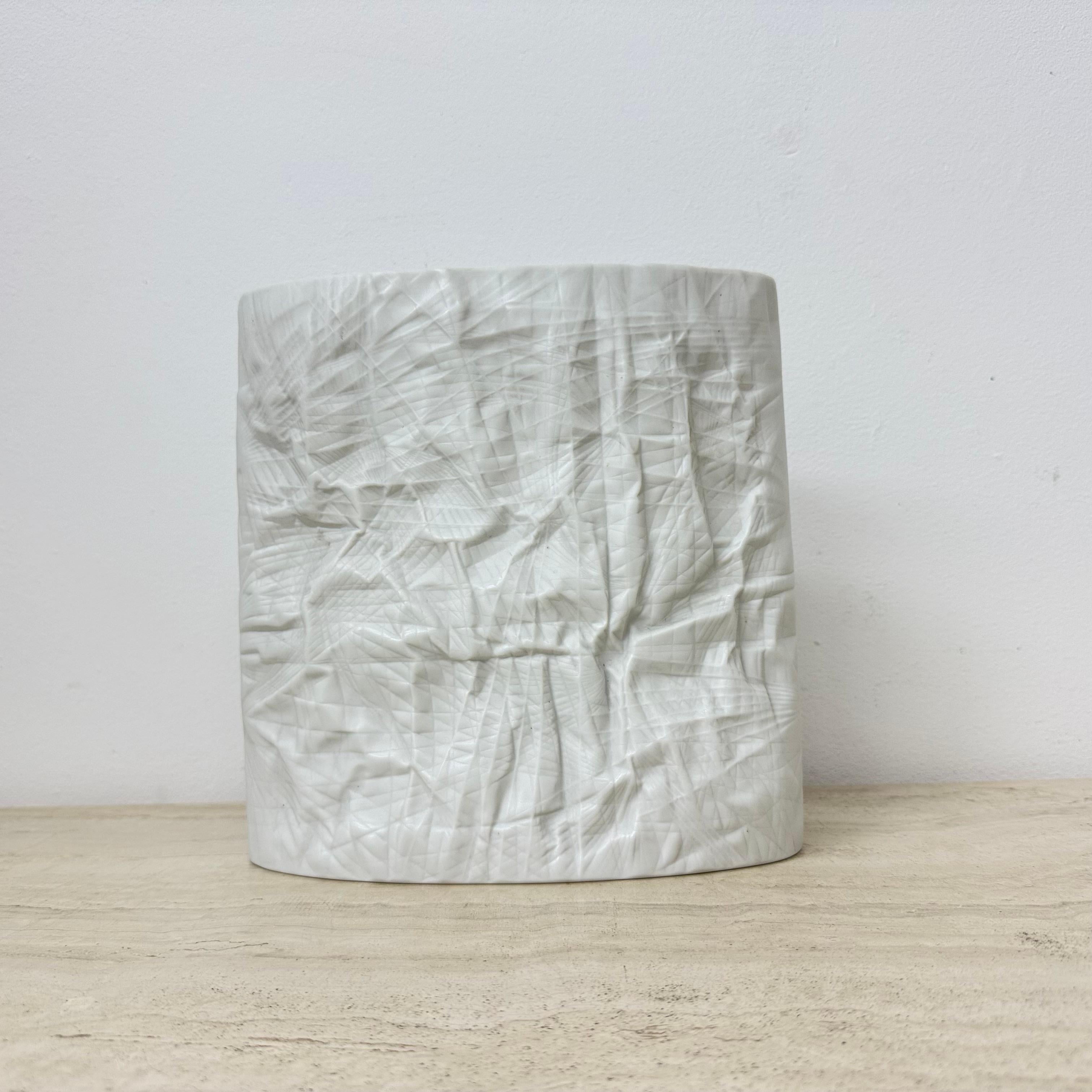 Martin Freyer Rosenthal Bisque Porcelaine Paper Relief Vase Op Art 1970s For Sale 1