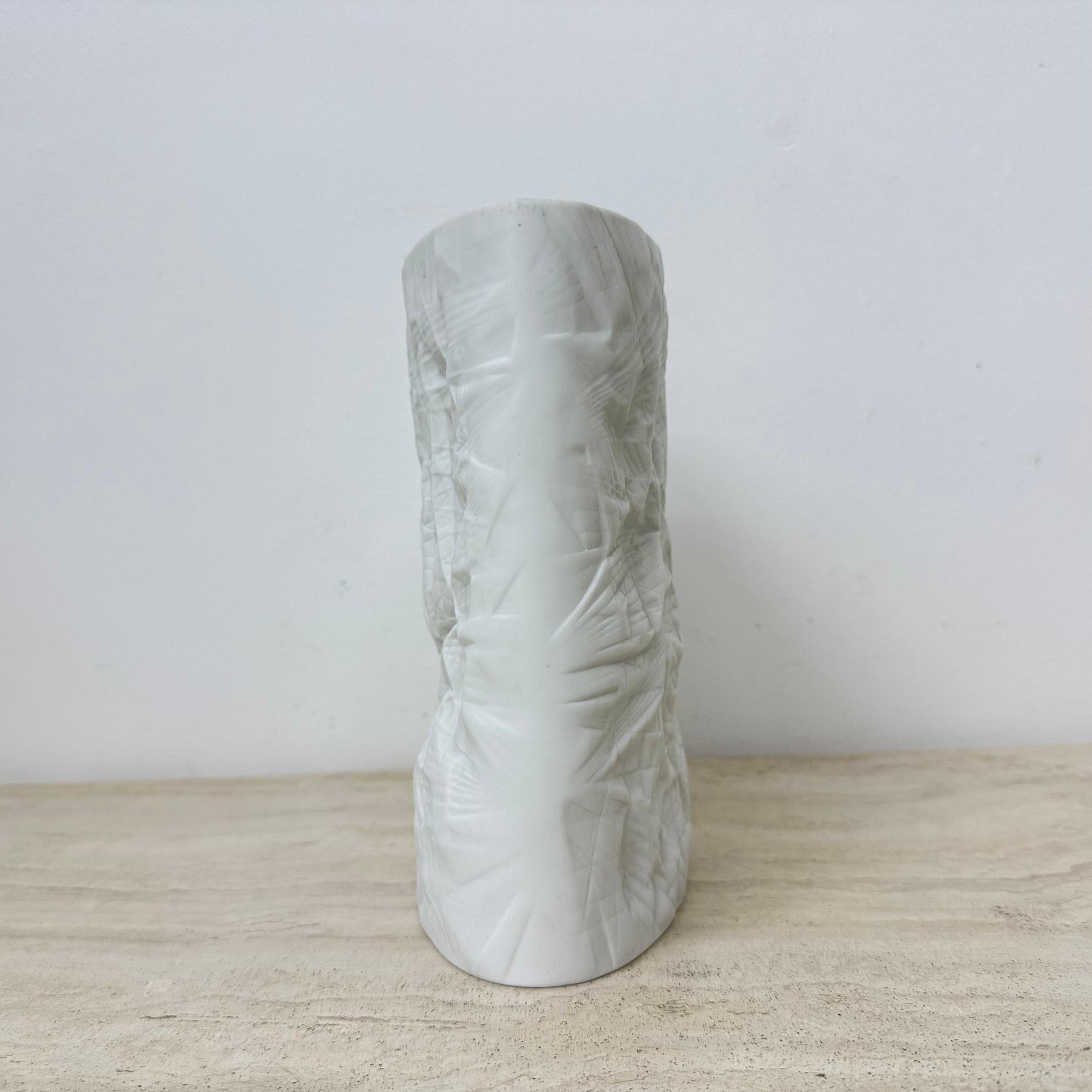 Martin Freyer Rosenthal Bisque Porcelaine Paper Relief Vase Op Art 1970s For Sale 8