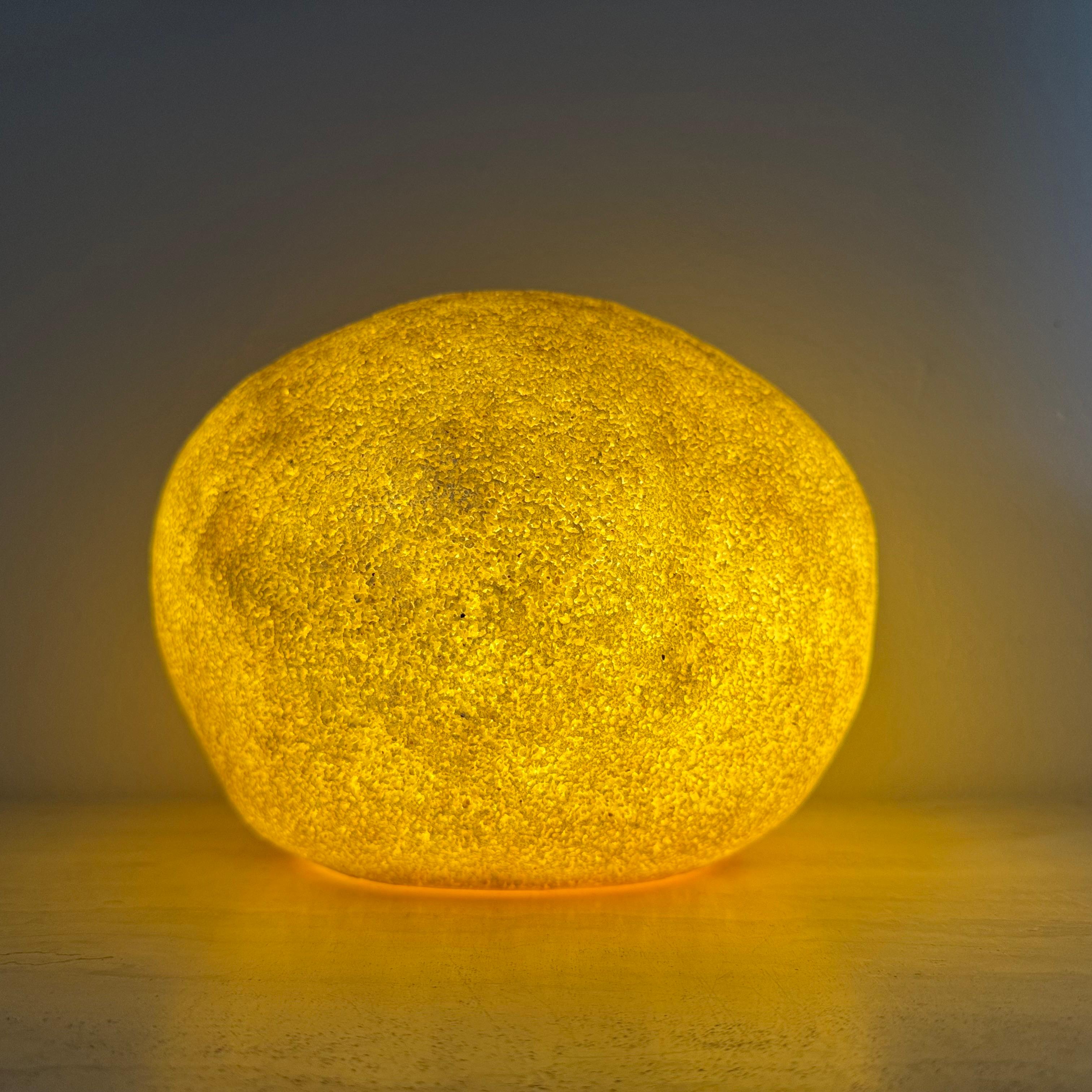 Mid-century design vintage moon rock table lamp André Cazenave style , 1970s In Good Condition For Sale In Delft, NL