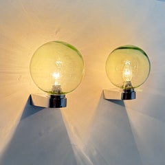 Wandleuchte im Mid-Century-Stil aus grünem Glas und Chrom, 1970er Jahre