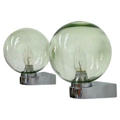 Wandleuchte im Mid-Century-Stil aus grünem Glas und Chrom, 1970er Jahre