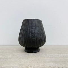 Vase Rosenthal en porcelaine biscuit noire, signé Martin Freyer, années 1980