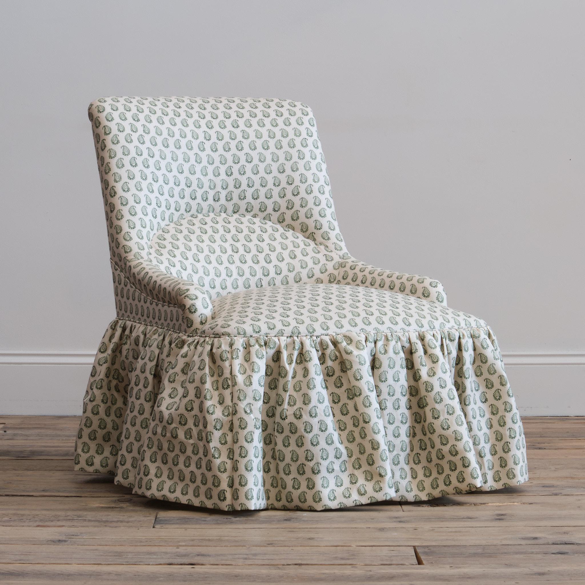 19th century nursing chair In Howe 36 Bourne Street Linen For Sale 1