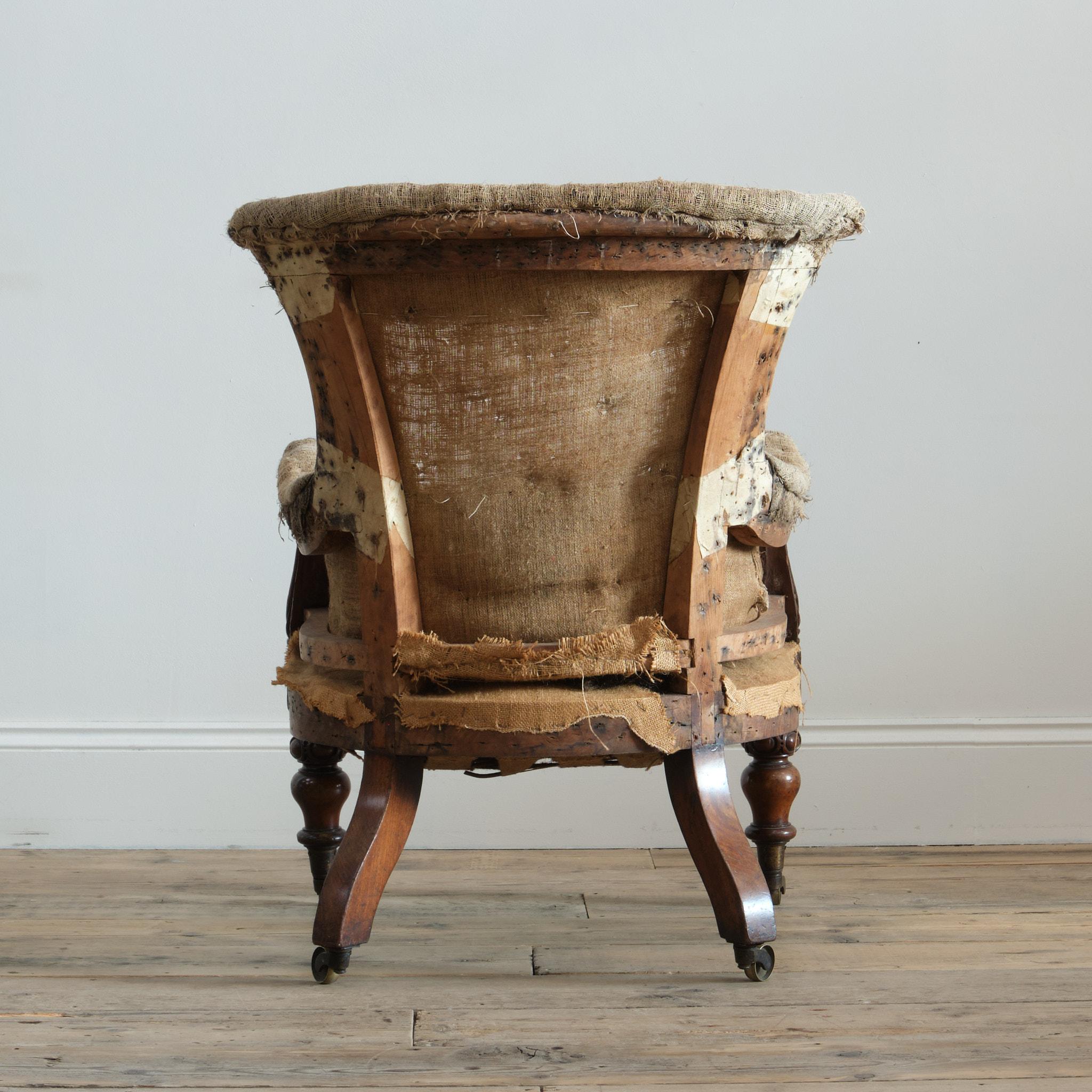 Sillón de casa de campo de mediados del siglo XIX en Bueno estado para la venta en Batley, GB