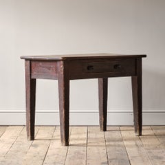 Table d'appoint en pin du XIXe siècle avec provenance attestée