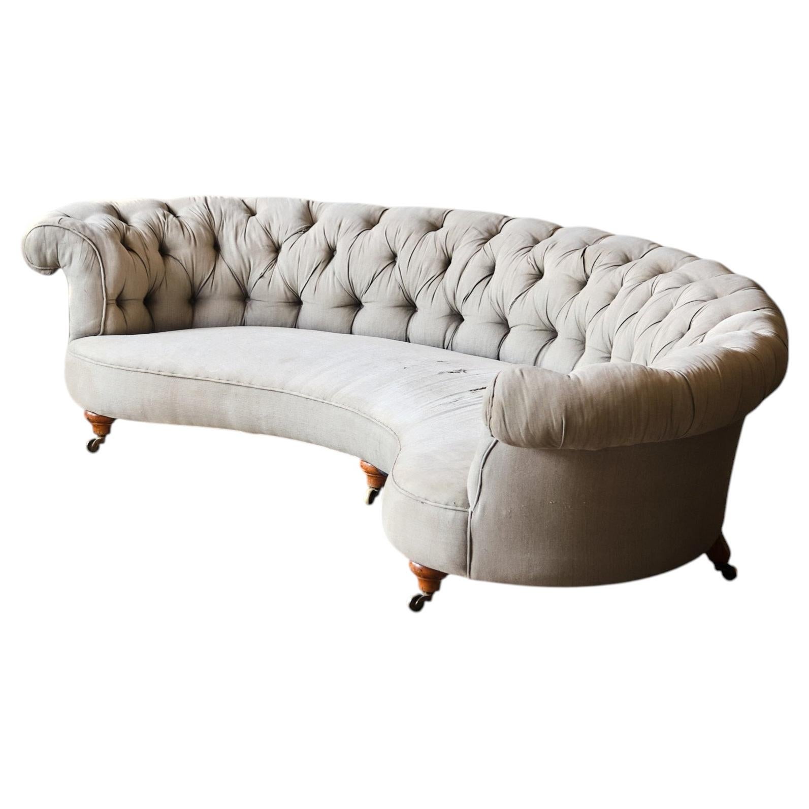 Divano Chesterfield a mezzaluna di Howard & Sons, 1850 circa