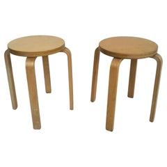 Satz von 2 Holzhockern Modell E60 von Alvar Aalto für Artek 60's