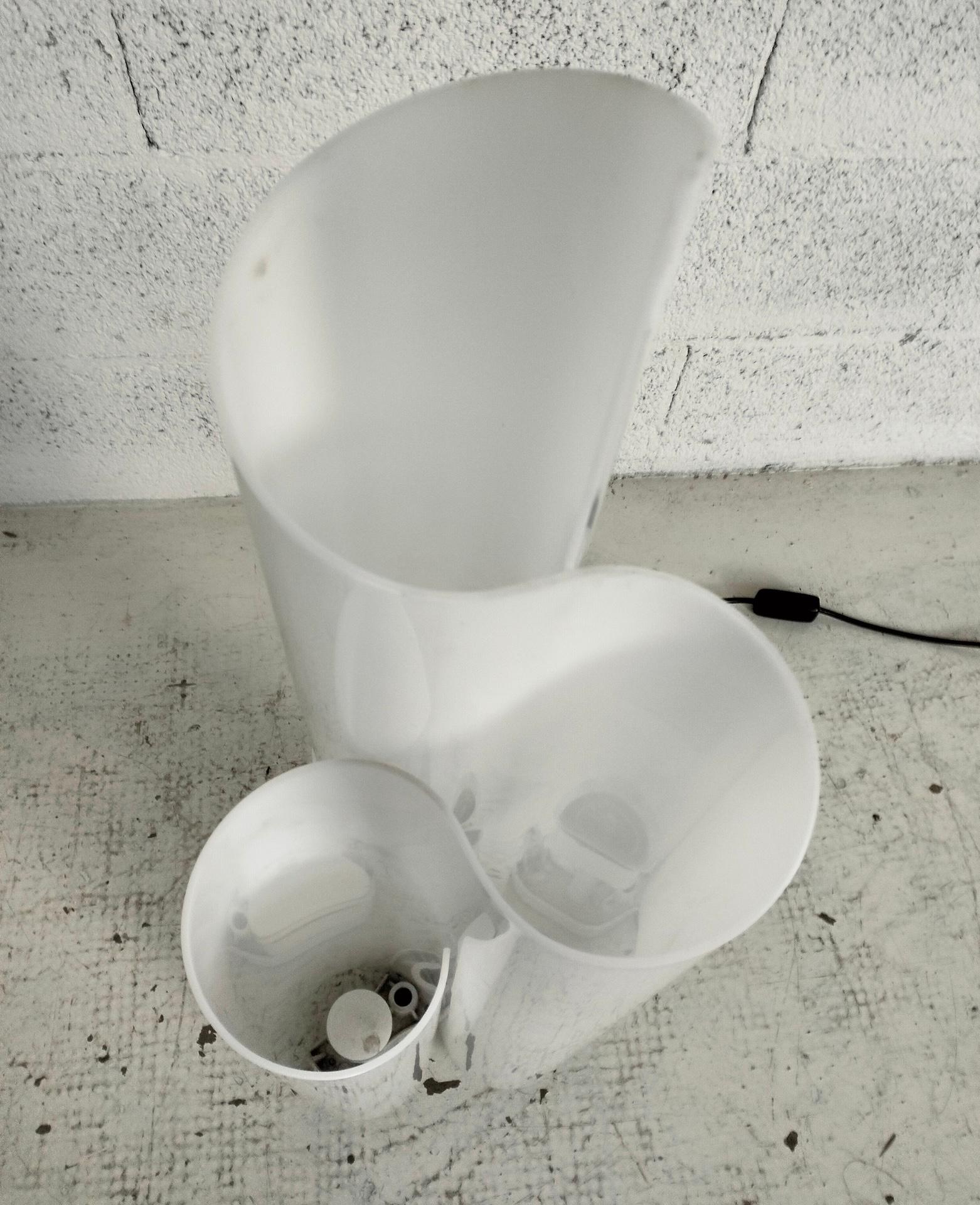 Metal Table lamp Mezzachimera by Vico Magistretti for Artemide  1970s For Sale