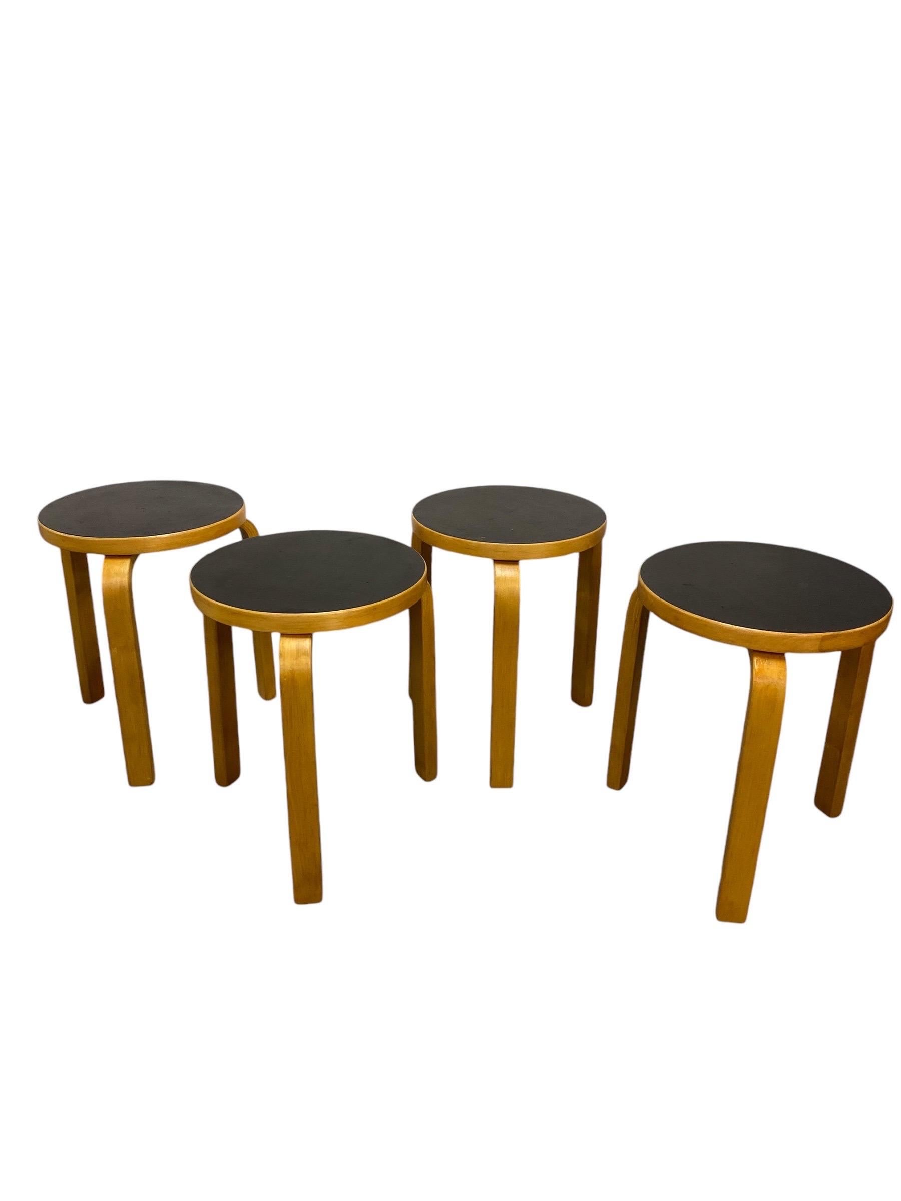 Set of 4 Alvar Aalto Stools Model no 60, Black Laminate, Artek 1950s For Sale 10