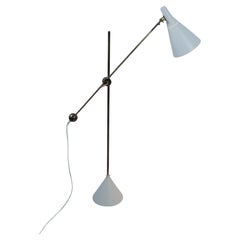 Lampadaire réglable K10-11 en blanc et laiton de Tapio Wirkkala, Idman, années 1950