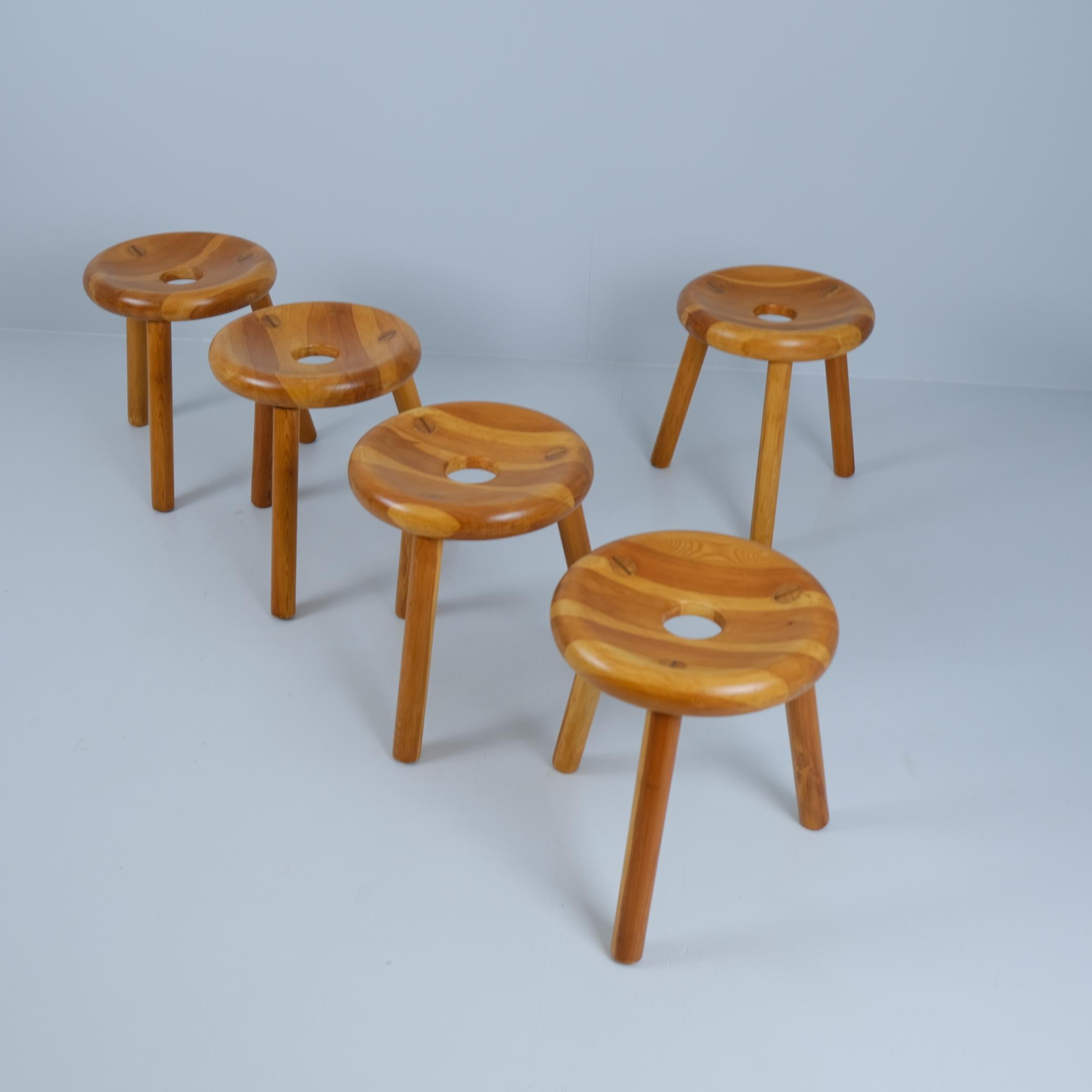Bertel Gardberg, Set di 5 sgabelli finlandesi 