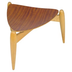 Ilmari Tapiovaara Tale Hocker mit Sitz aus formpressiertem Sperrholz, Asko 1950er Jahre