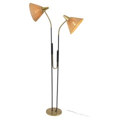 Moderne Stehlampe aus der Mitte des Jahrhunderts Modell Nr. EN 31 mit Rattanschirmen, Itsu 1950er Jahre
