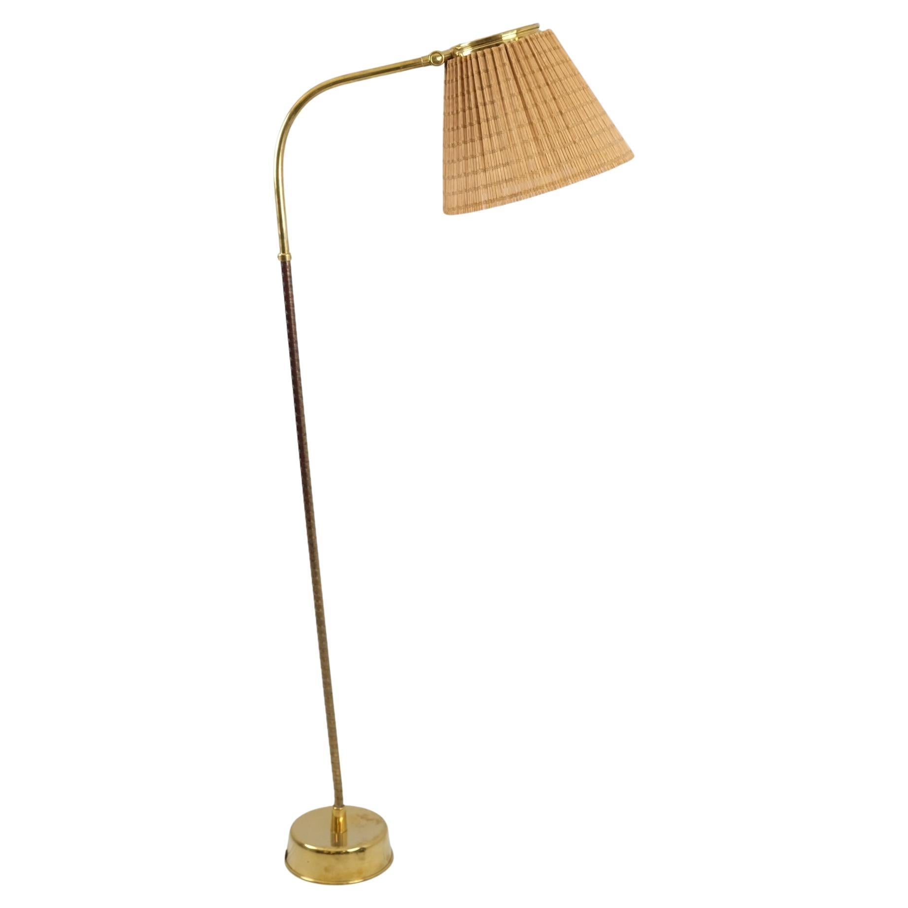 Lisa Johansson-Pape, lampadaire modèle 2063 en laiton et rotin, Orno 1950s