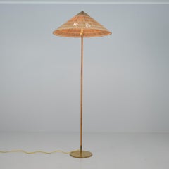 Paavo Tynell Chinese Hat Floor Lamp 9602, Brass & Rattan, Taito 1940s