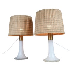 Lisa Johansson Pape, Paar Tischlampen, Modell 46-017, Glas und Rattan, Orno 1960er Jahre