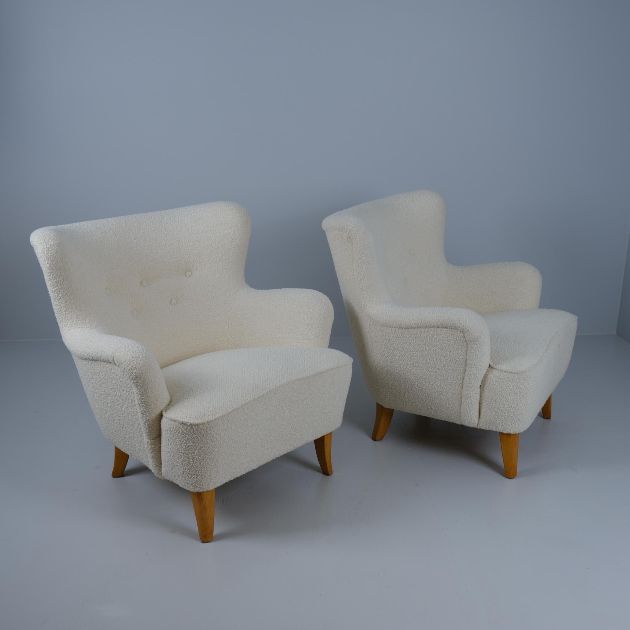 Mid-Century Modern Paire de fauteuils Ilmari Lappalainen Laila tapissés en blanc, Asko 1950s en vente