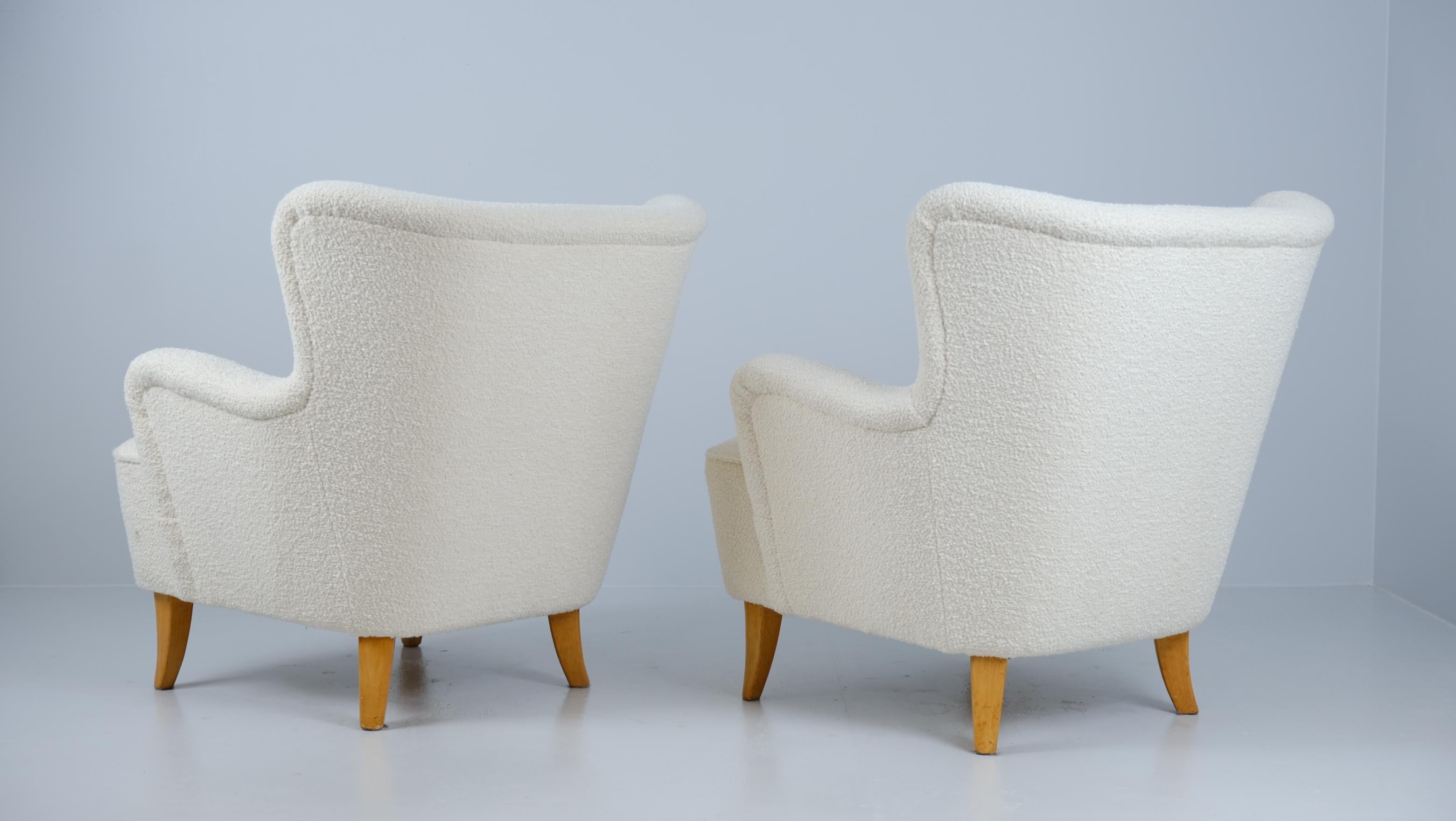 Paire de fauteuils Ilmari Lappalainen Laila tapissés en blanc, Asko 1950s Bon état - En vente à Helsinki, FI