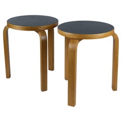 Coppia di sgabelli Alvar Aalto Modello n. 60, Laminato nero, Artek 1950